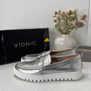 Vionic Uptown Leather Slip On Loafer Shoe Silver I6609L3021 Women 8M NWB